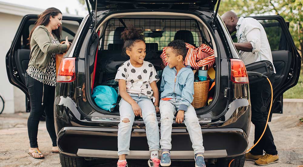 Family packing for a road trip